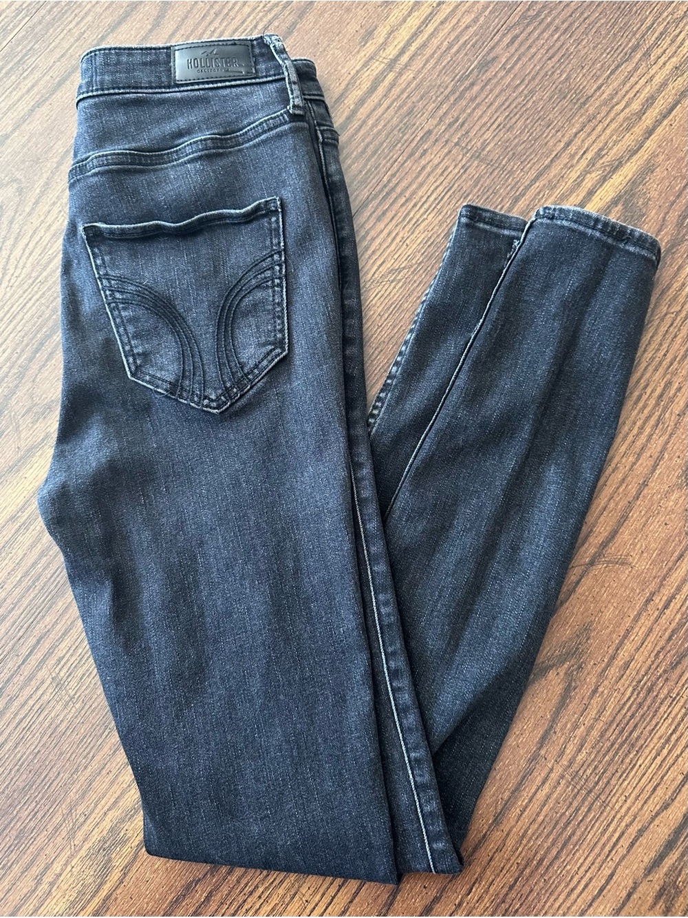 Hollister Women's Black Wash Skinny Jeans